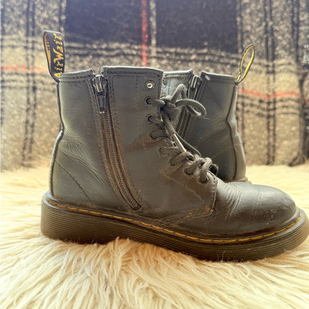Dr. Martens Airware 1460 Kids Black Leather Boots - Picture 6 of 10